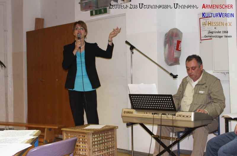 2012-09-22_jahrestag-der-unabhaengigkeit-armeniens_003